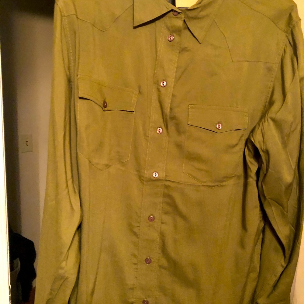 NWT Ladies Frye shirt